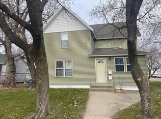 221 E James St, Paynesville, MN 56362