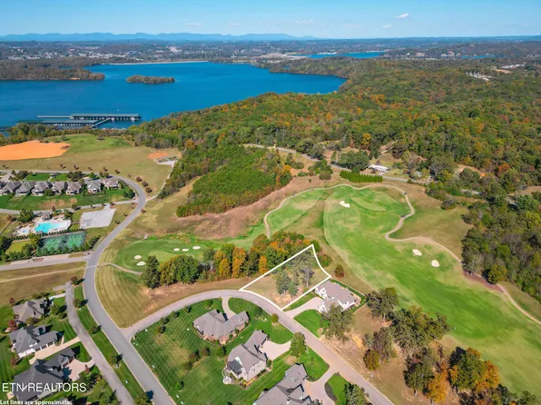 403 Gallery Ct, Lenoir City, TN 37772