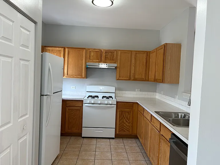 150 Enclave Cir #E — Photo 11