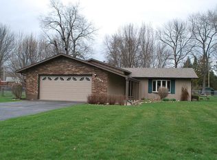 10960 E South Woodlawn Dr, Rochelle, IL 61068