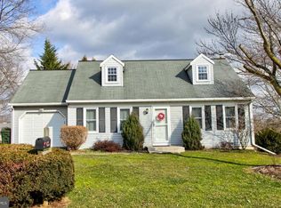 343 Cardinal Ln, Leola, PA 17540