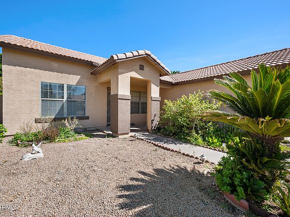 3rd image of 7572 W PASADENA Avenue