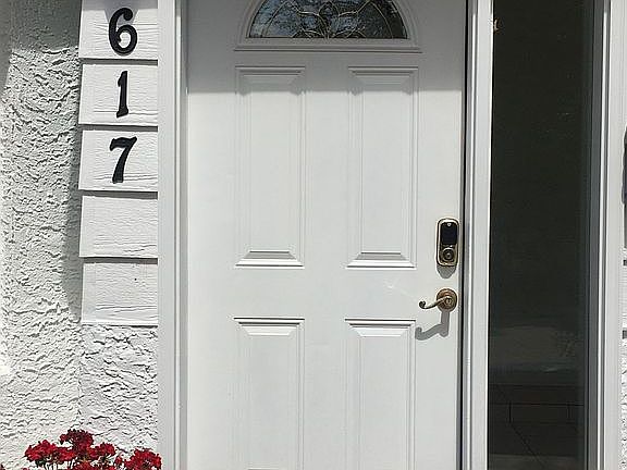 2nd image of 617 E 11th St