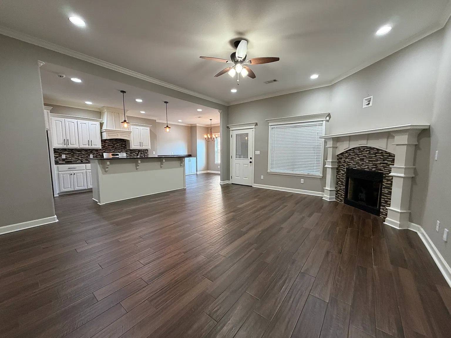 4 bed, 1850 sqft, $2,200 — Photo 3