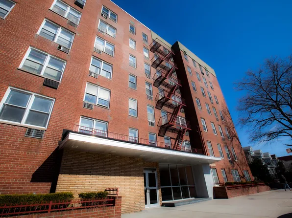 735 Avenue W image 1 of 12