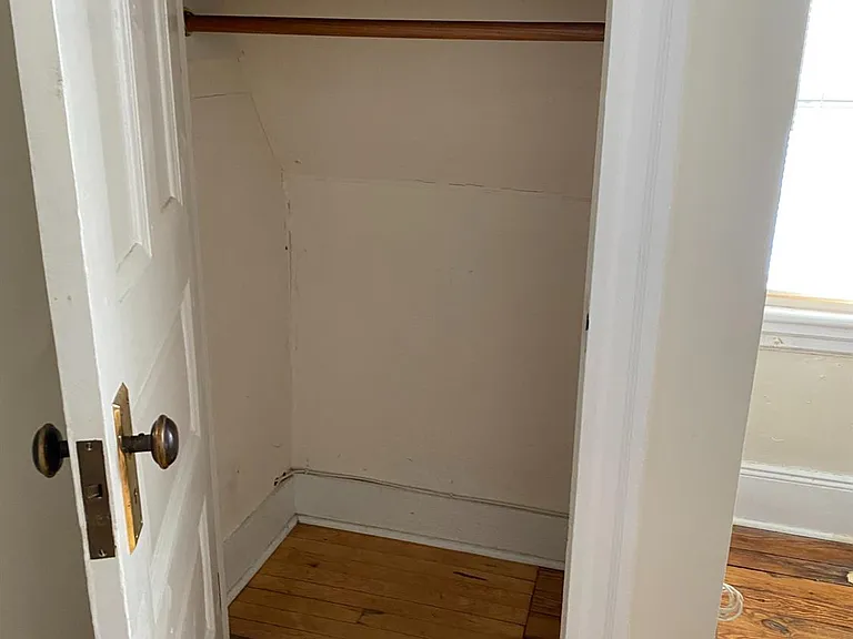 235 Montgomery St #3 — Photo 7