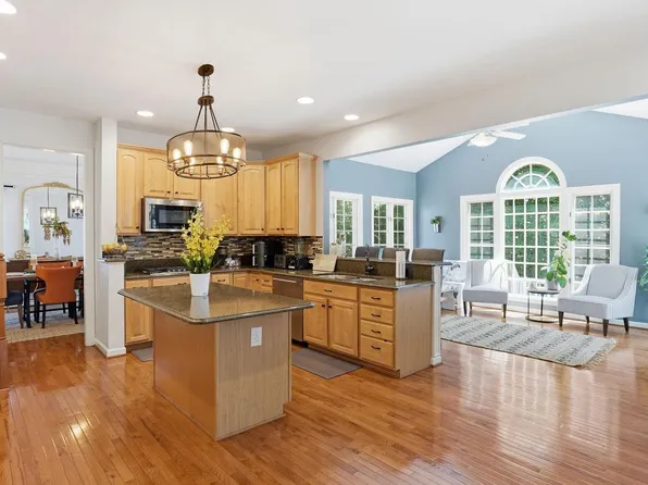 13175 Amblewood Dr, Manassas, VA 20112