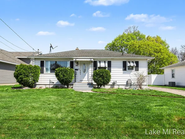 2884 Meyer Ave SW, Wyoming, MI 49519