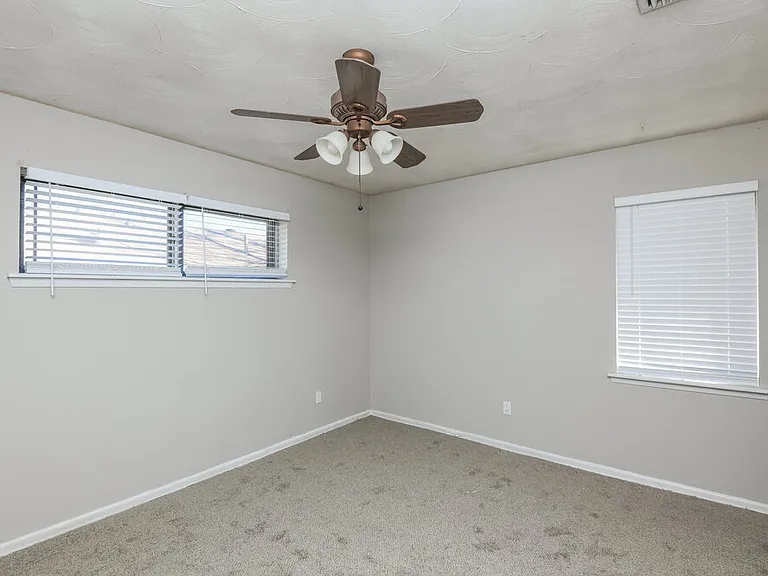 2532 Belhaven Dr — Photo 16