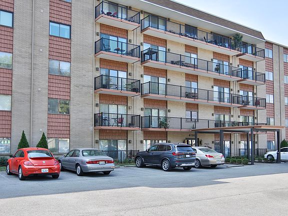 2nd image of 4180 Lyndon Way Unit 303