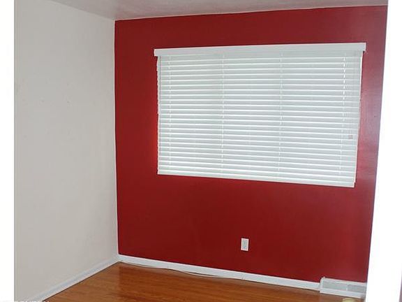 5th image of 396 E Meadowlawn Blvd