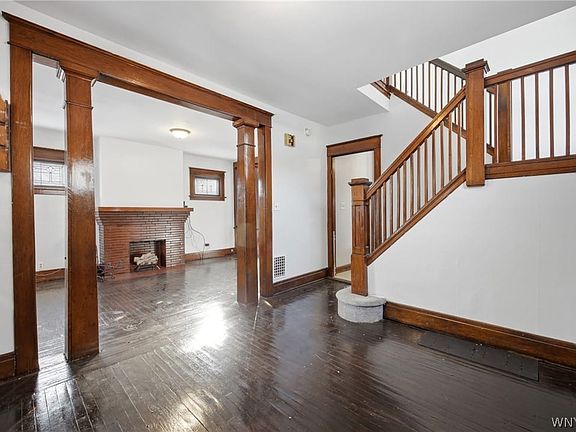 4th image of 685 Abbott Rd