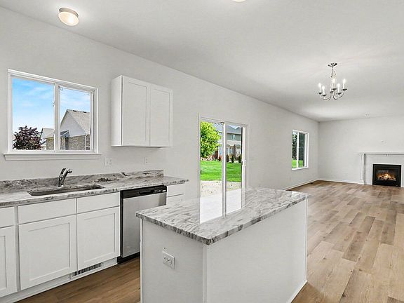 3rd image of 44046 Timberview Ct