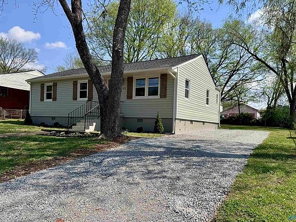3rd image of 412 Greenacres Dr NW