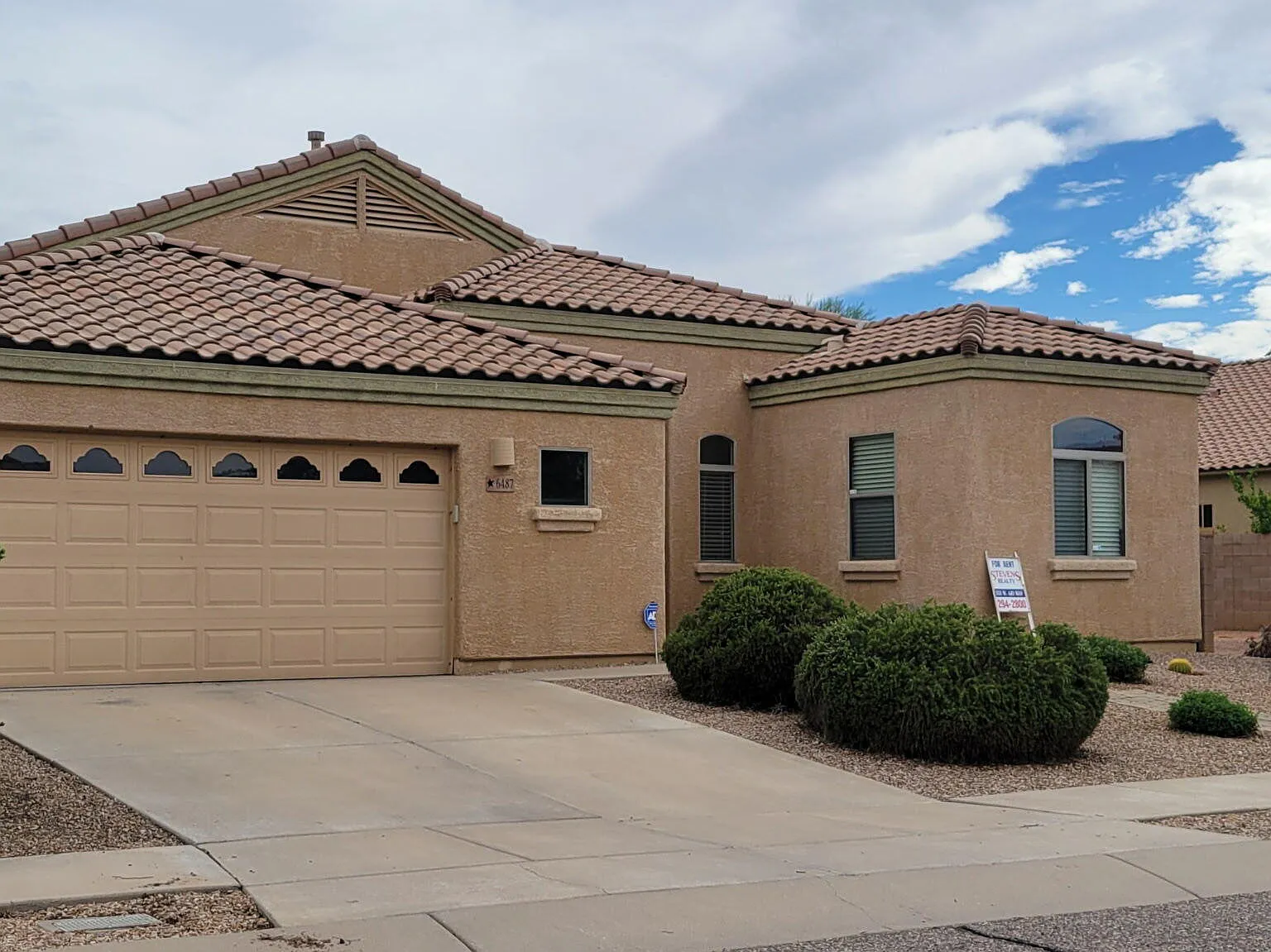 3 bed, 2.0 bath, 1955 sqft, $1,950 — Photo 4