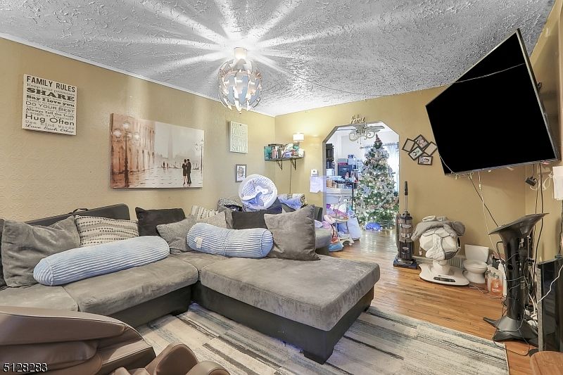 2nd image of 617 No Maple Ave