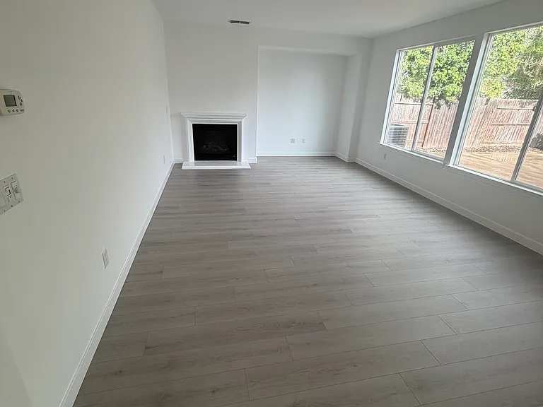 109 Cropton Ct — Photo 18