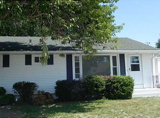 21 Marshall Ln, Middletown, RI 02842