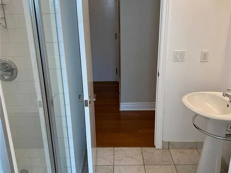 220 Victoria St #1204 — Photo 11