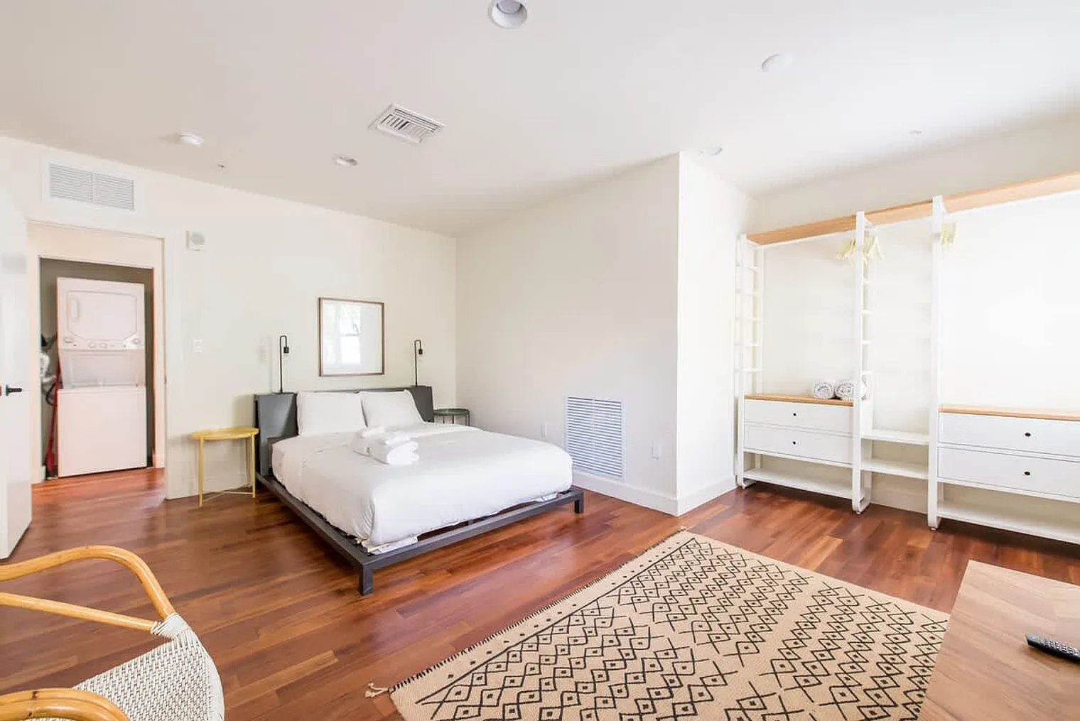 2 bed, 2.0 bath, $4,644 — Photo 2