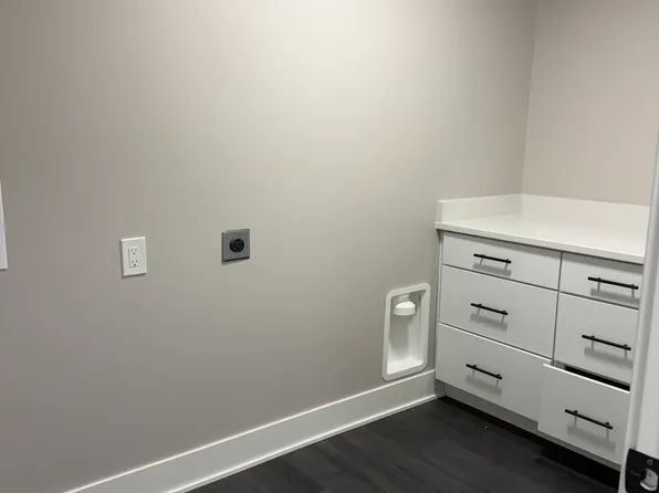 3021 Deep Woods Ct #1, Des Moines, IA 50320