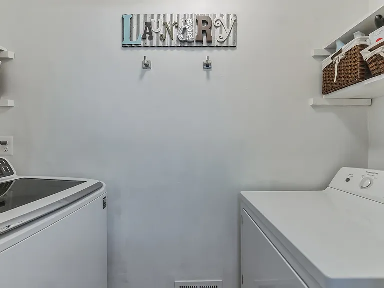 5920 Prince George Dr — Photo 24