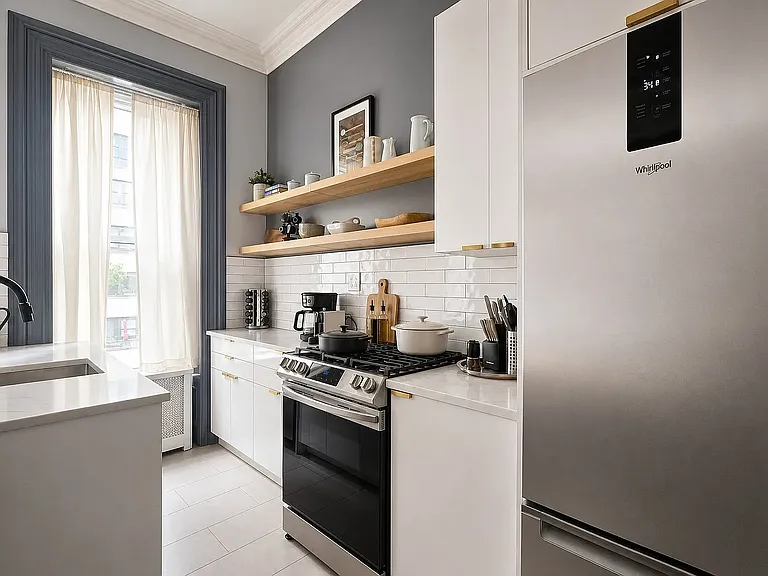 347 W 51st St #2 — Photo 5