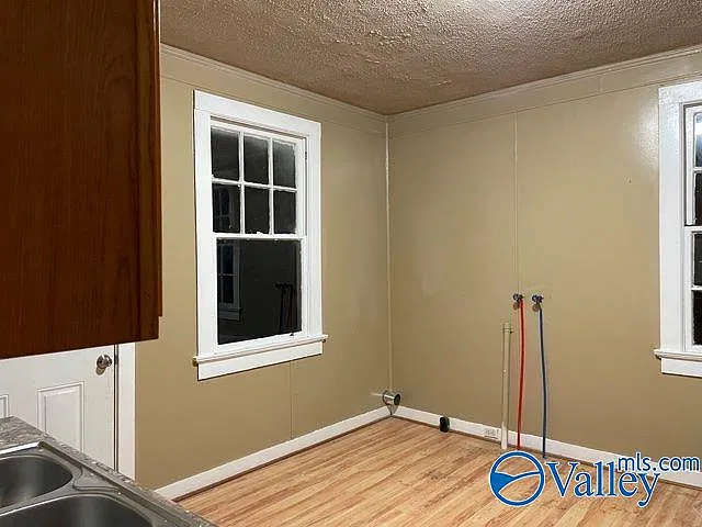 2 bed, 1.0 bath, 950 sqft, $775 — Photo 3
