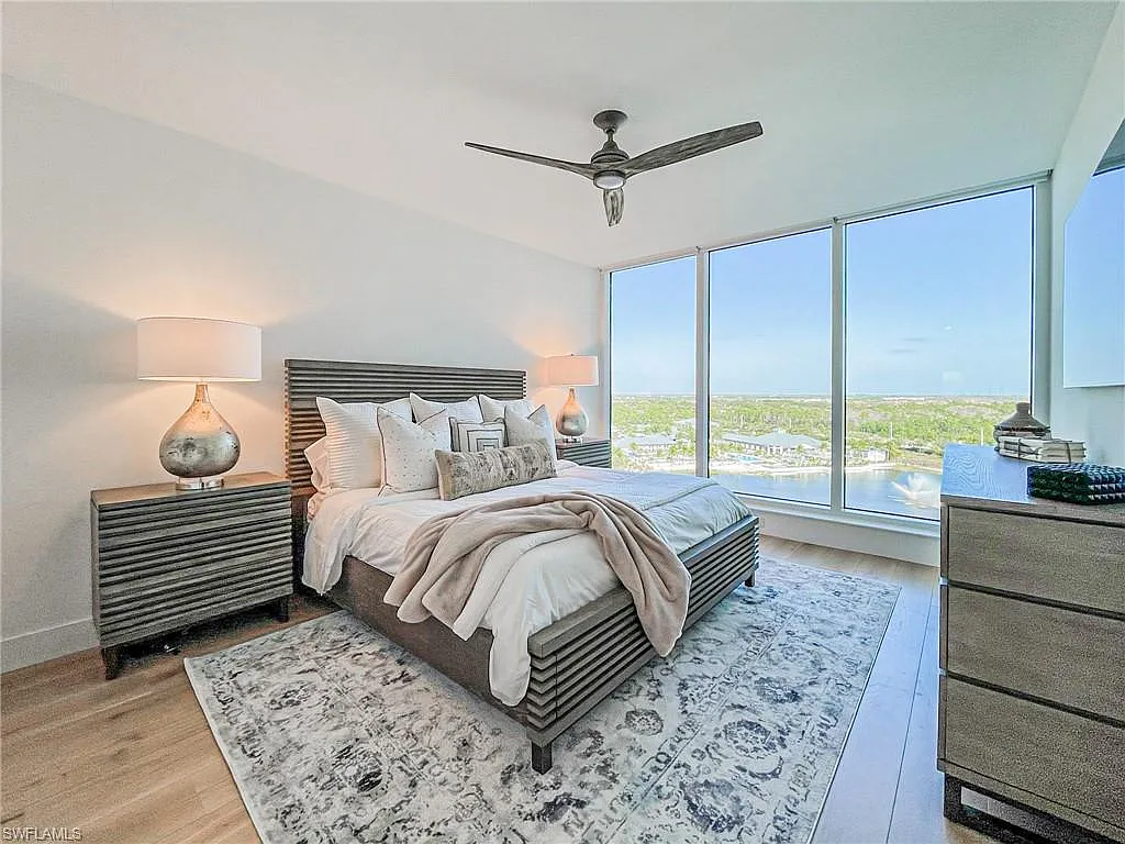 3 bed, 4.5 bath, 3287 sqft, $20,000 — Photo 3