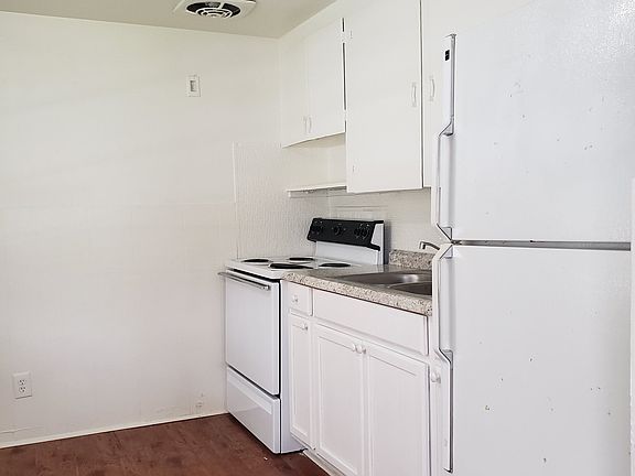 4th image of 3900 55th Ave N