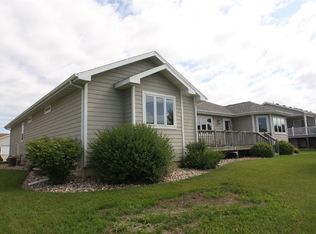 1207 29th St, Spirit Lake, IA 51360