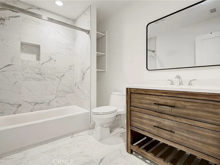2641 Hermosa Ave #A — Photo 18