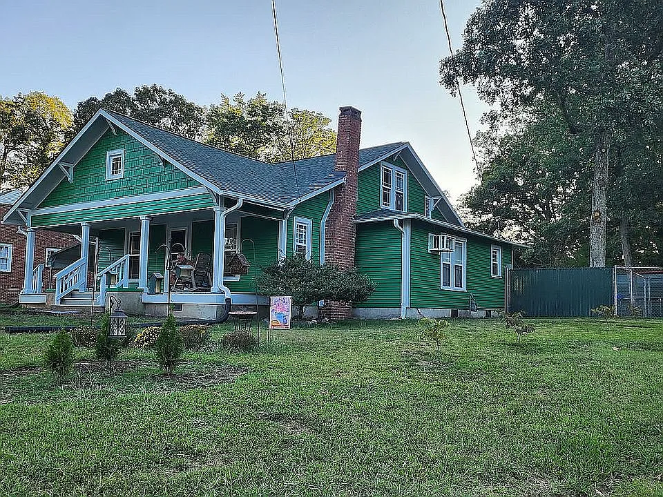 5 bed, 1753 sqft, $2,500 — Photo 2