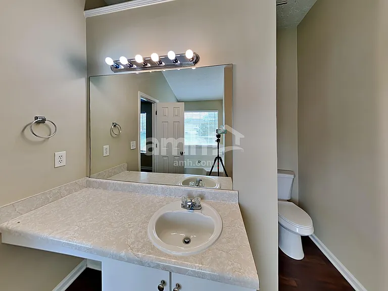 602 Thrasher Ct — Photo 17