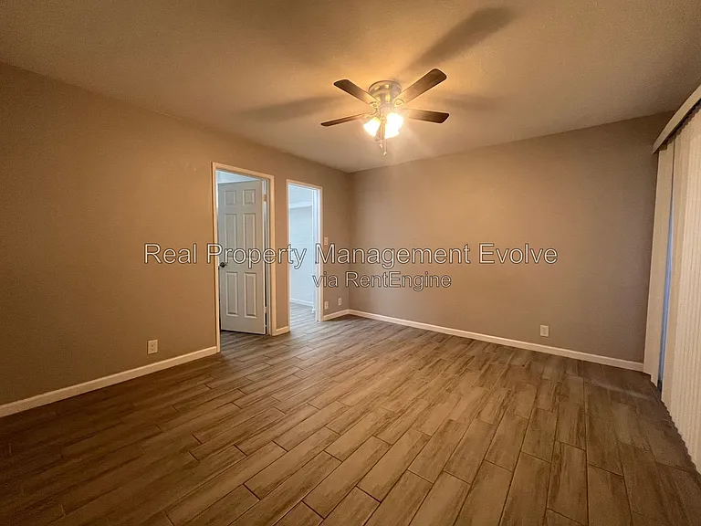 408 W Blackhawk Dr #1 — Photo 17