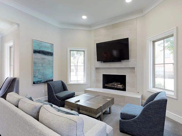 Oaks Riverchase Apartments — Photo 23