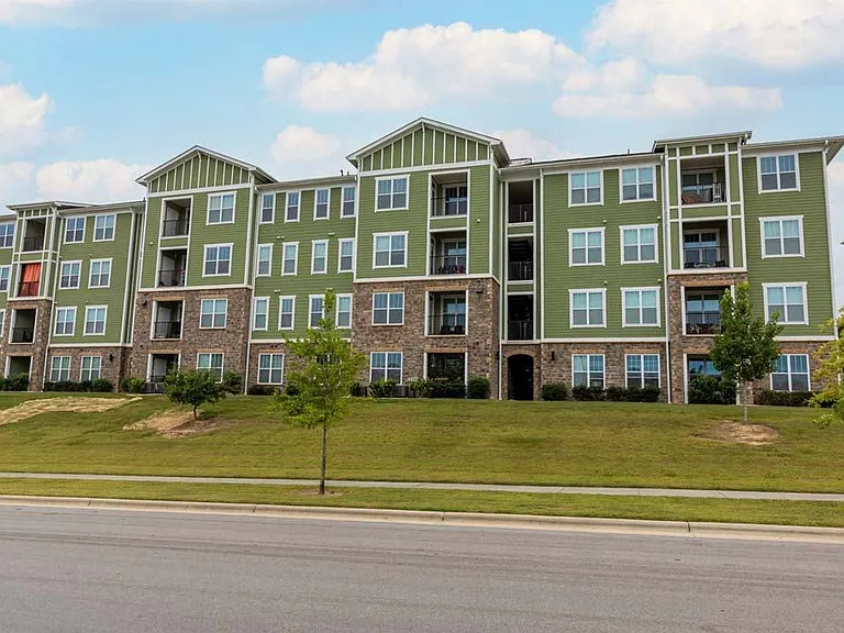 Foxwood Apartments — Photo 180