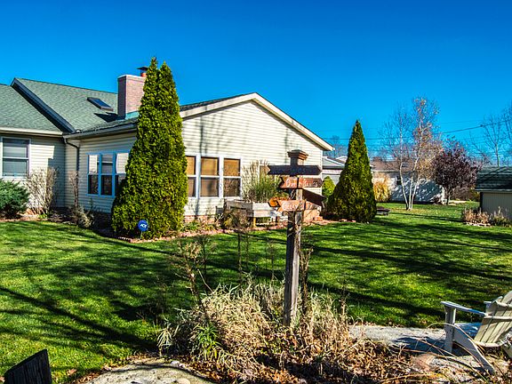 3rd image of 618 Cheyenne Cir