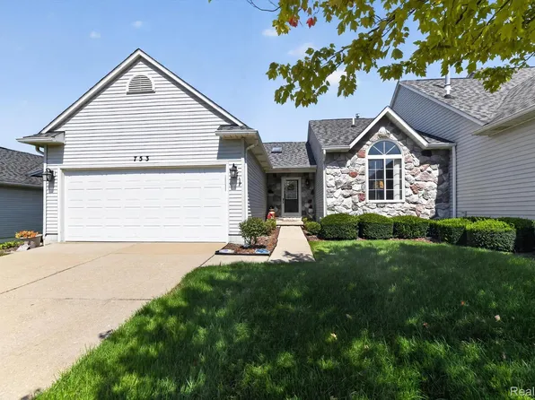 753 Challenging Trl, South Lyon, MI 48178