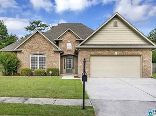 813 Waterford Cove Ln, Calera, AL 35040
