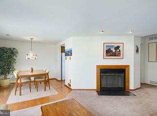 104 Cypress Point Cir, Mount Laurel, NJ 08054