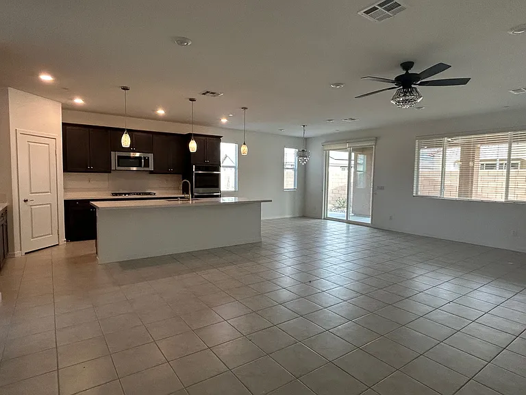 40082 Catania Ct — Photo 6
