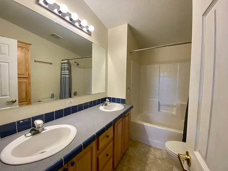 10410 F Ave — Photo 12
