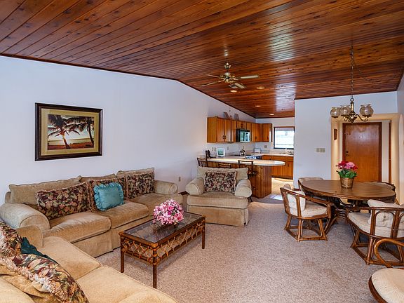 3rd image of 1203 Country Club Dr