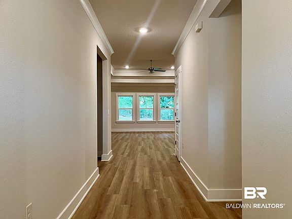 5th image of 318 Barndling St