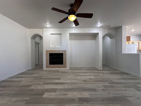 4th image of 4921 Woody Valley St