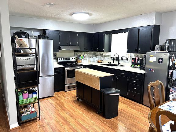 3rd image of 3847 Flippen Dr