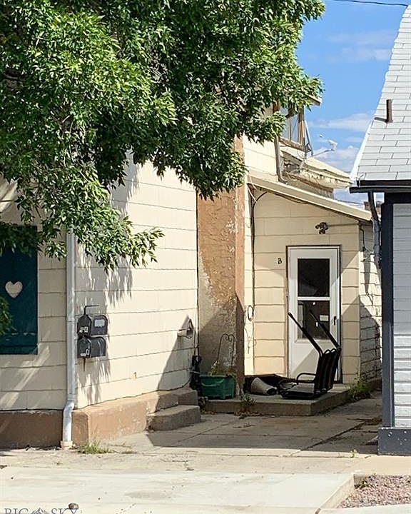 2nd image of 117 Alder St