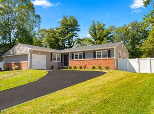 6 Hillsdale Rd, Lawrence Township, NJ 08648