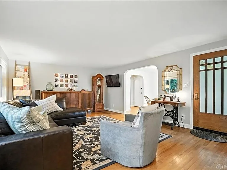 108 Napoleon Dr — Photo 6